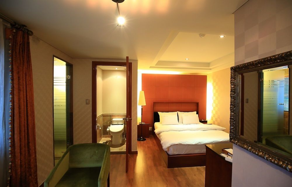 Gallery Tourist Hotel Tongyeong Exterior foto